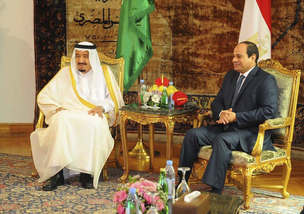 Saúdskoarabský král Salmán a egyptský prezident Sísí