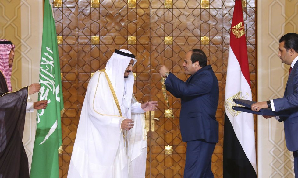 Saúdskoarabský král Salmán a egyptský prezident Sísí