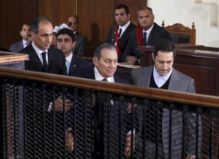 Egyptský exprezident Husní Mubarak (vlevo) zemřel.