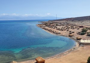 Díky pohoří ze všech stran a vodní ploše je každý úsvit a soumrak v Aqabském zálivu velké. divadlo