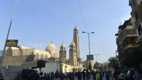 Bombový útok v Egyptě: Exploze v kostele zabila nejméně 22 lidí.