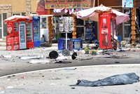 Teroristé v egyptském Luxoru: Dva sebevražední útočníci zaútočili v ráji Čechů