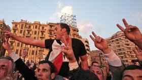 Egypťané slavili vítězství. V ulicích byly miliony lidí