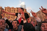 Oslavy v Egyptě: Káva zdarma i střelba