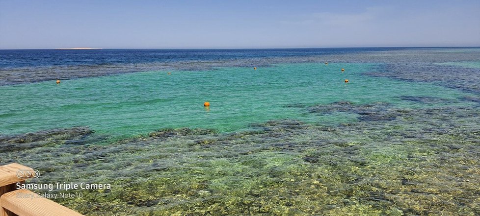 Moře u hotelu Tropitel Sahl Hasheesh