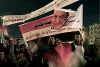 Odejdi, odejdi! Křičí Egypt, ale Mubarak zůstává u moci