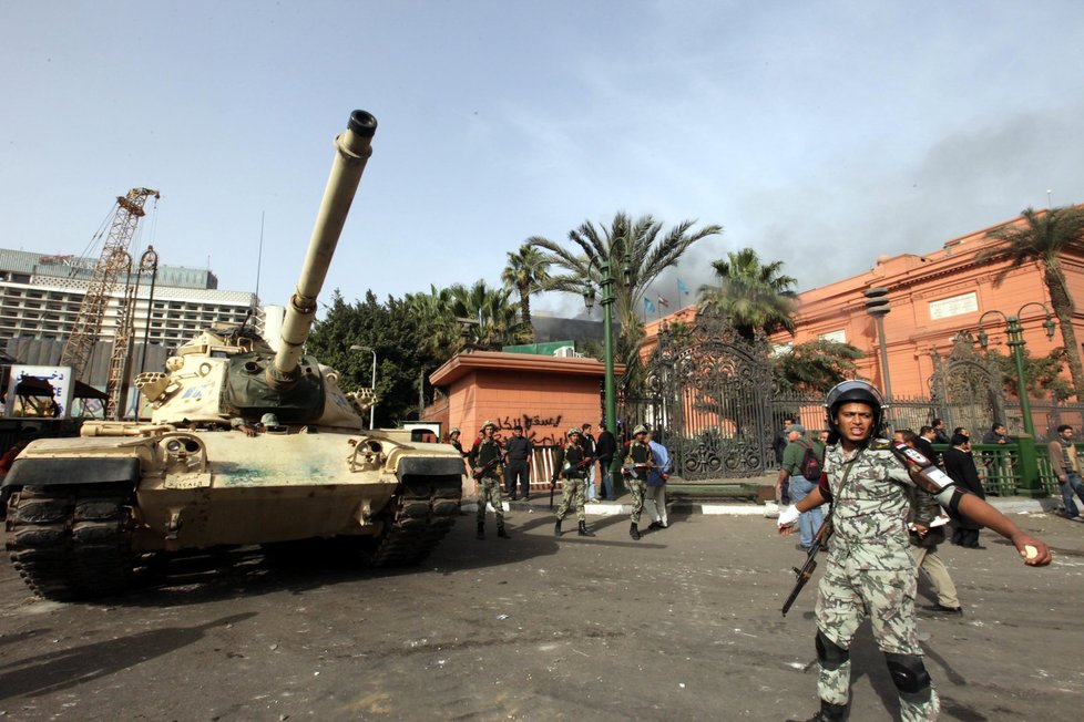 Egyptský prezident asi nechá padnout vládu
