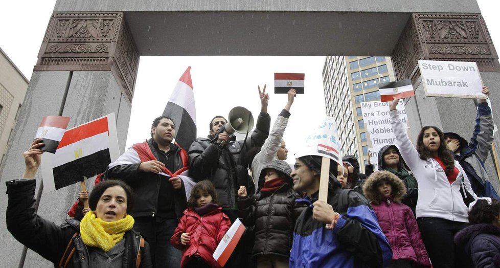 Demonstrace na podporu protewstujících Egypťanů v Seattlu