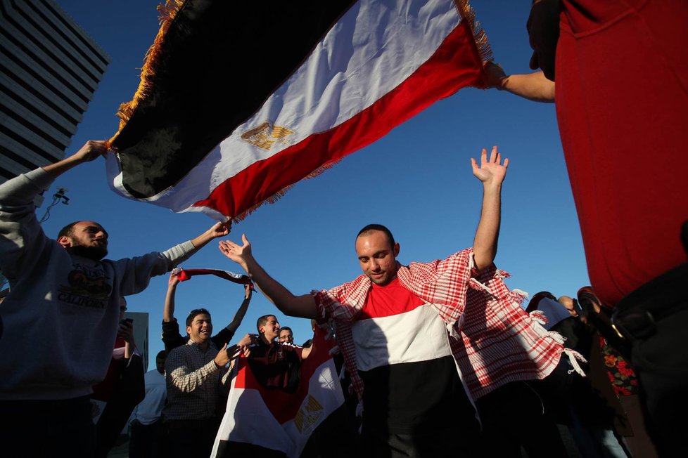 Radost z úspěchu revoluce vládne celým Egyptem