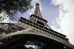 Ilustrační foto. Eiffelovku muselo kvůli anonymu opustit okamžitě 4000 turistů.