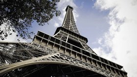 Eiffelovka byla evakuována kvůli bombě!