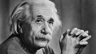 Dopis, ve kterém génius Einstein kritizoval v roce 1938 rozbití Československa, byl vydražen za 25 tisíc liber