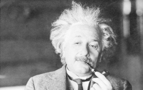 Albert Einstein (†76)