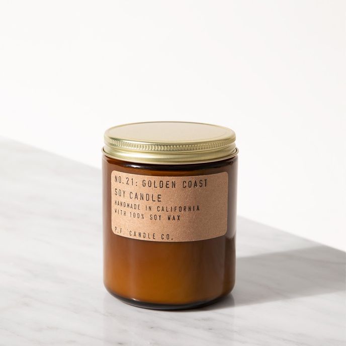 Svíčka ze 100% přírodního sójového vosku s esenciálními oleji a bavlněným knotem, P.F. Candle Co., 690 Kč, prodává Nila.cz Svíčka ze 100% přírodního sójového vosku s esenciálními oleji a bavlněným knotem, P.F. Candle Co., 690 Kč, prodává Nila.cz