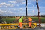 Stavbaři budují ekodukt v úseku dálnice D55 mezi Moravským Pískem a Bzencem. Přechod pro zvěř s unikátní zalomenou konstrukcí bude široký 66 metrů a dlouhý 37 metrů.