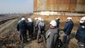 Ekologická katastrofa v ruském Norilsku, kde nastal únik 21 000 tun paliva a maziv z tamní elektrárny a teplárny. Do řeky Ambarnaja se mělo dostat okolo 16 000 tun těchto látek. Ekologická katastrofa v ruském Norilsku, kde nastal únik 21 000 tun paliva a maziv z tamní elektrárny a teplárny. Do řeky Ambarnaja se mělo dostat okolo 16 000 tun těchto látek.