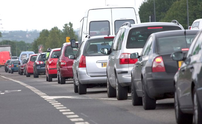 Velká Británie také plánuje zákaz aut se spalovacími motory!