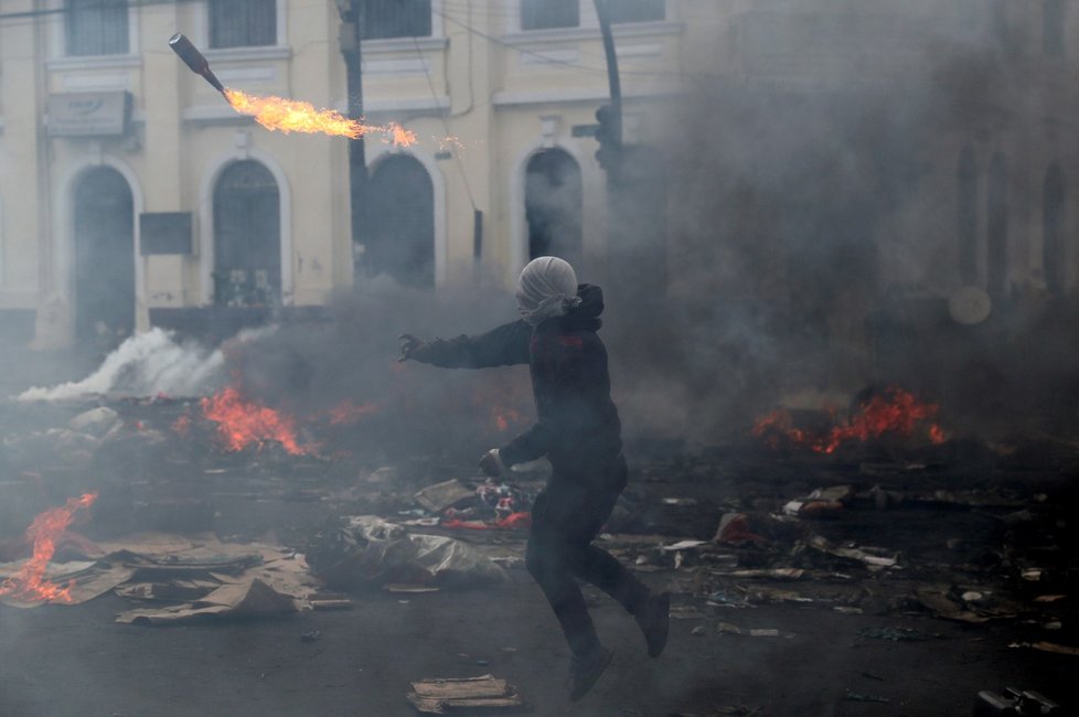 Ekvádorský prezident Moreno možná přehodnotí zrušení dotací na palivo po jedenácti dnech demonstrací.