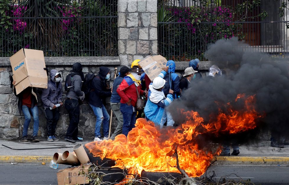 Ekvádorský prezident Moreno možná přehodnotí zrušení dotací na palivo po jedenácti dnech demonstrací.