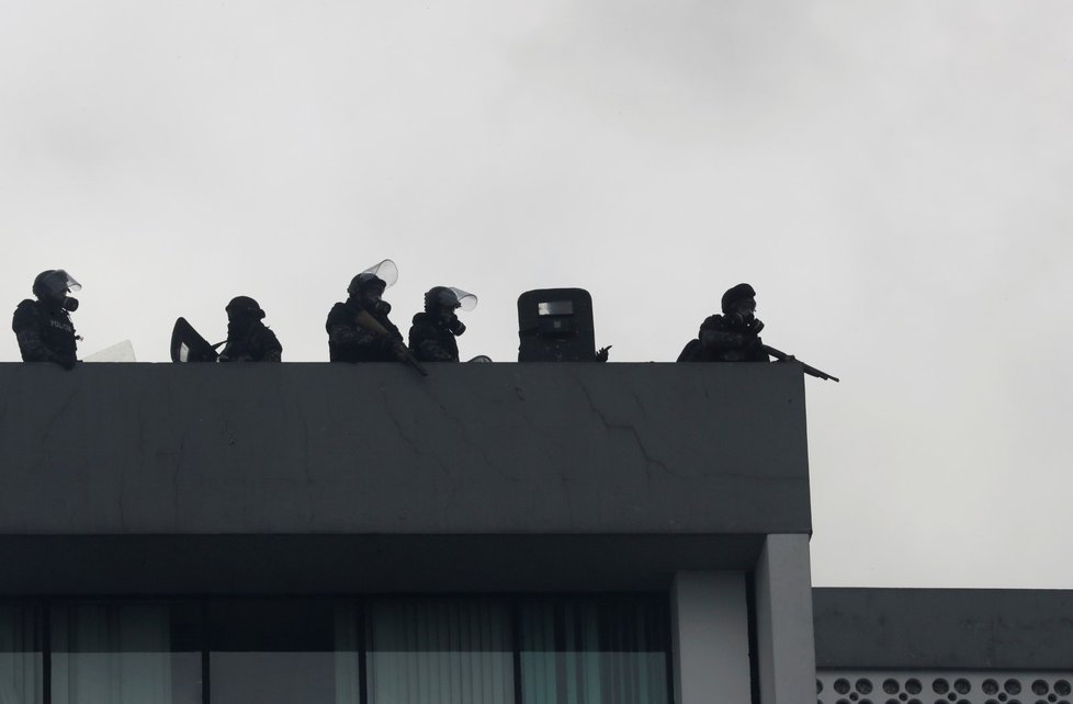 Ekvádorský prezident Moreno možná přehodnotí zrušení dotací na palivo po jedenácti dnech demonstrací.