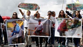 Dva novináři a řidič unesení v Ekvádoru byli zabiti.