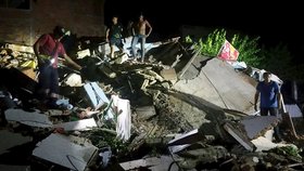 Ekvádor stihlo ničivé zemětřesení. Desítky lidí zemřely.