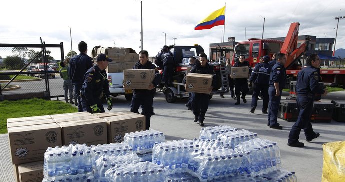 Pomoc do Ekvádoru již začala proudit. Mezitím se ale zvýšila bilance mrtvých.