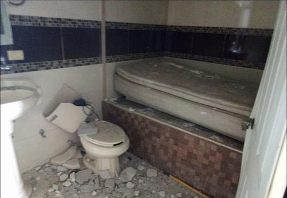 Takto dopadl El Chapův dům v Culiacánu po zásahu armády v únoru 2014. Nemovitost se úřadům nepodařilo prodat.