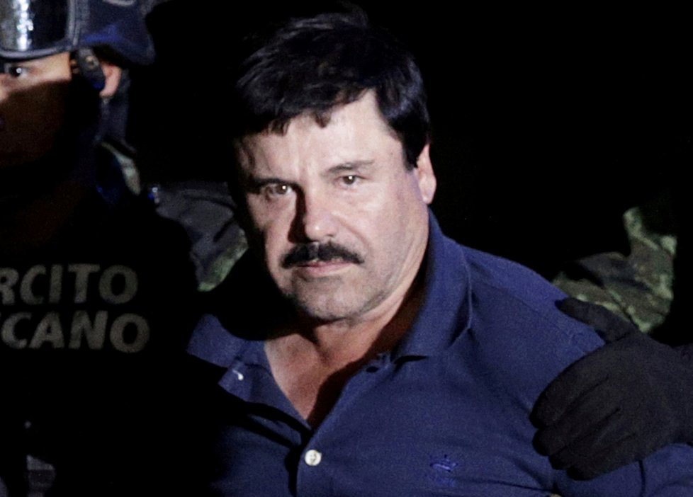 Narkobaron Joaquín Guzmán přezdívaný El Chapo „prcek“ byl nakonec dopaden a odsouzen k doživotí.