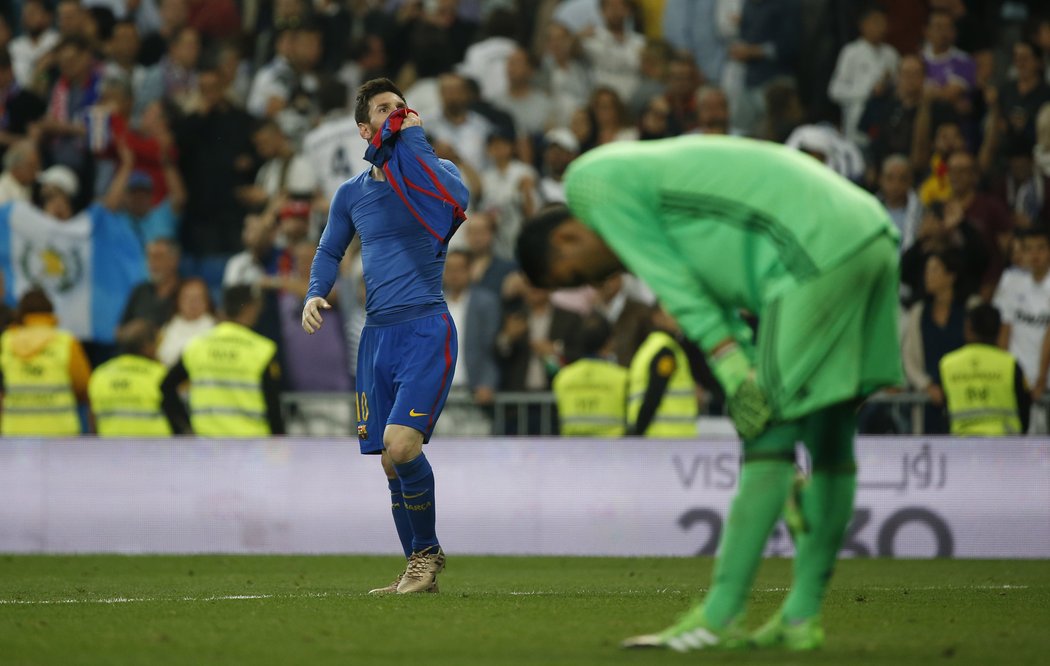 Útočník Barcelony Lionel Messi rozhodl El Clásico v posledních vteřinách