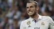 Záložník Realu Madrid Gareth Bale musel v první půli El Clásika střídat