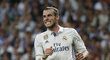 Záložník Realu Madrid Gareth Bale musel v první půli El Clásika střídat
