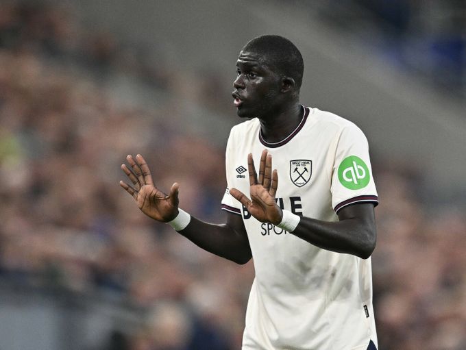 Centrem by trefil mravence! Diouf nadchnul fanoušky West Hamu, jaký má plán nový kouč? Centrem by trefil mravence! Diouf nadchnul fanoušky West Hamu, jaký má plán nový kouč?