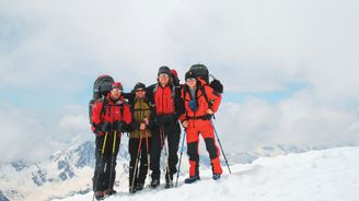 Výstup naslepo: S nevidomým kamarádem na vrchol hory Elbrus
