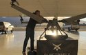 John Manning připravuje ElectraFly ke cvičnému letu