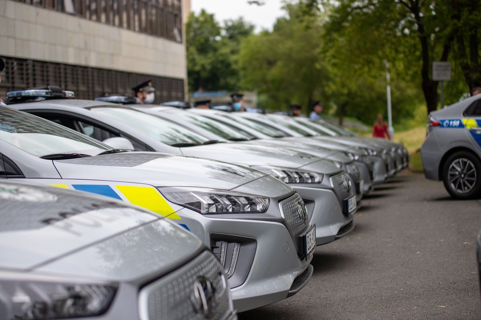 Pražská policie má nová elektroauta.