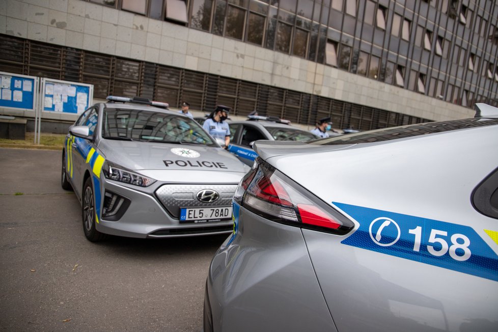 Pražská policie má nová elektroauta.