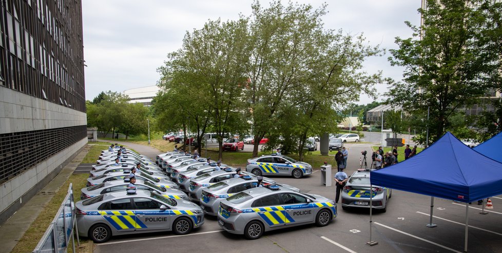 Pražská policie má nová elektroauta.