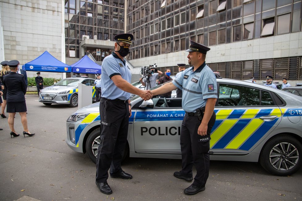 Pražská policie má nová elektroauta.