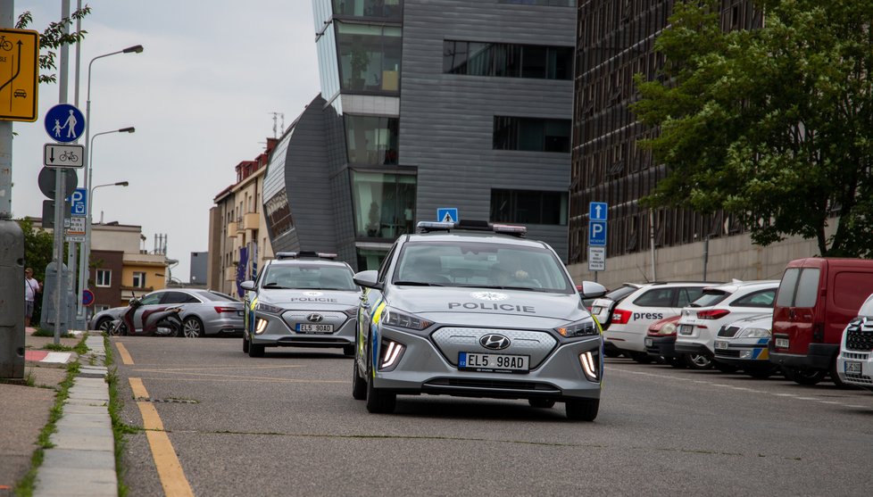 Pražská policie má nová elektroauta.