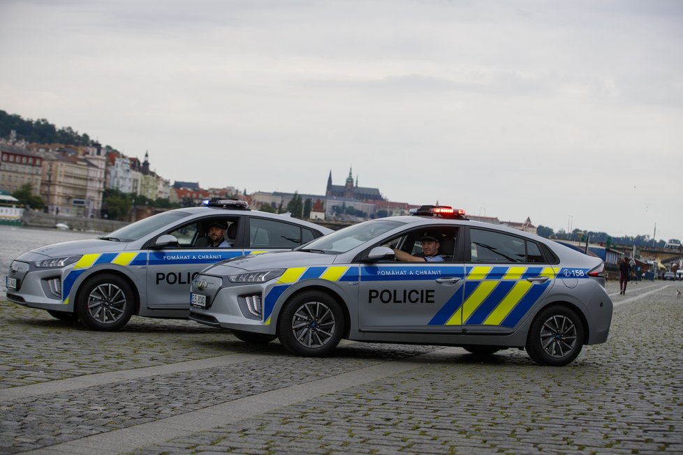 Pražská policie má nová elektroauta.