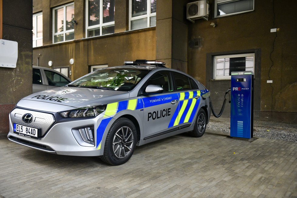 Pražská policie má nová elektroauta.