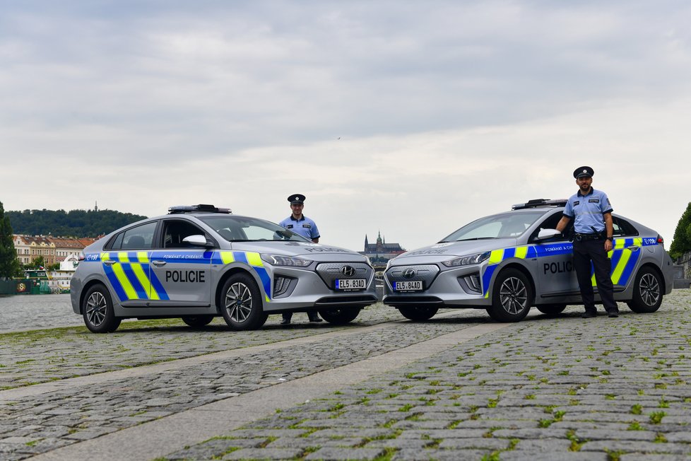 Pražská policie má nová elektroauta.