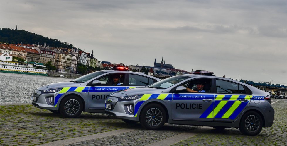 Pražská policie má nová elektroauta.