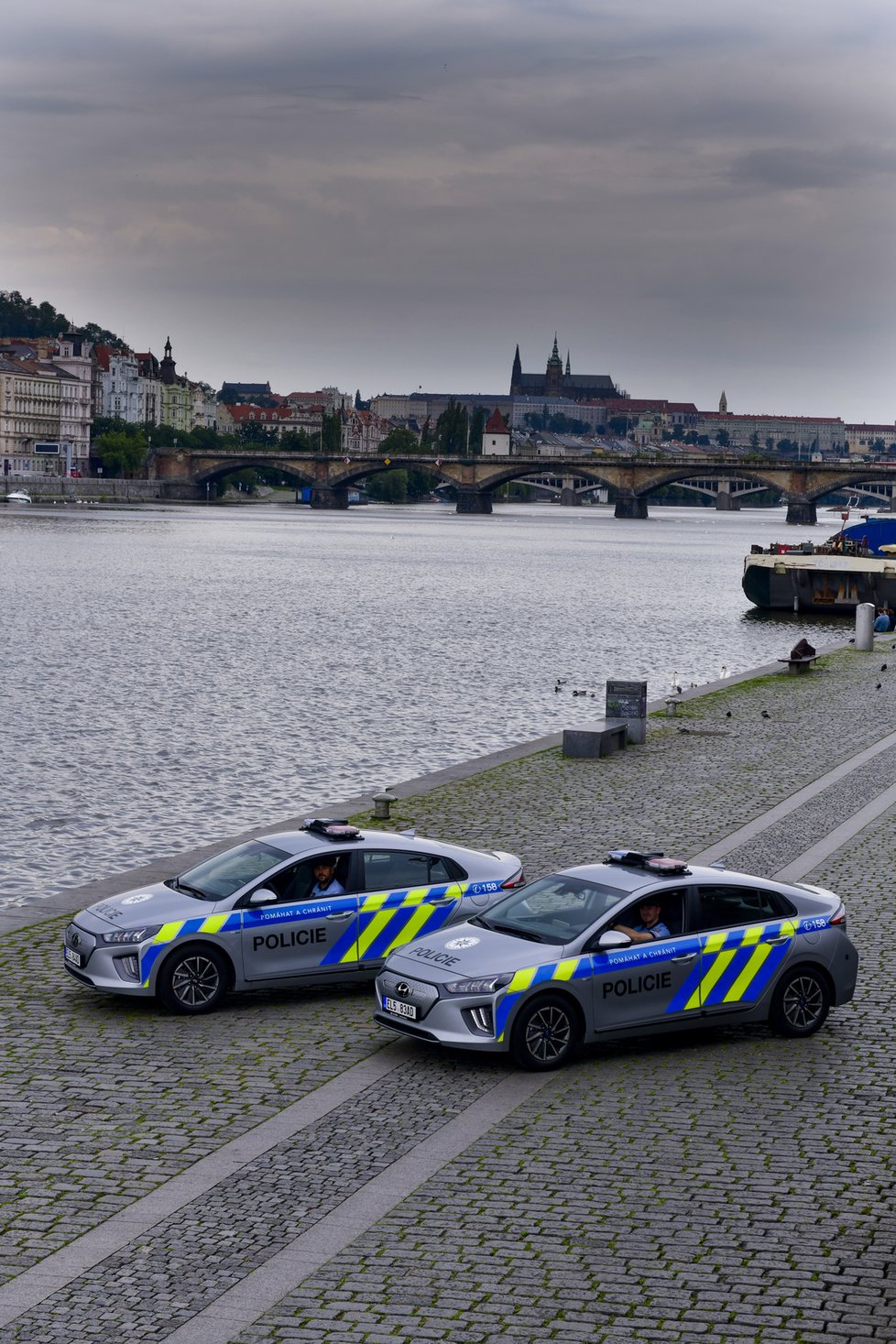 Pražská policie má nová elektroauta.