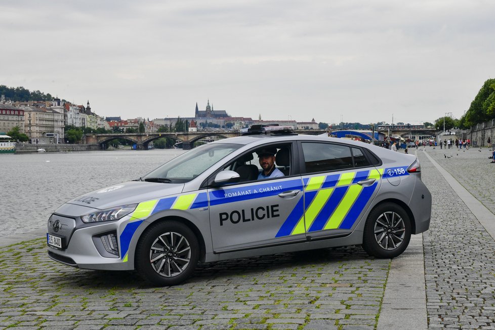 Pražská policie má nová elektroauta.