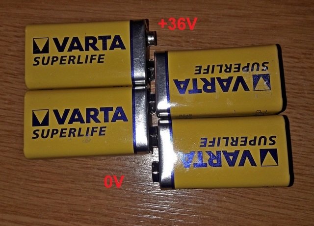Obr. 8 – Sériové řazení 9V baterií - výsledné napětí je rovno součtu jednotlivých baterií