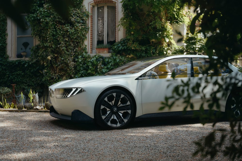 Nápady z BMW Vision Neue Klasse by se do roku 2025 měly objevit ve skutečném autě na elektrický pohon 