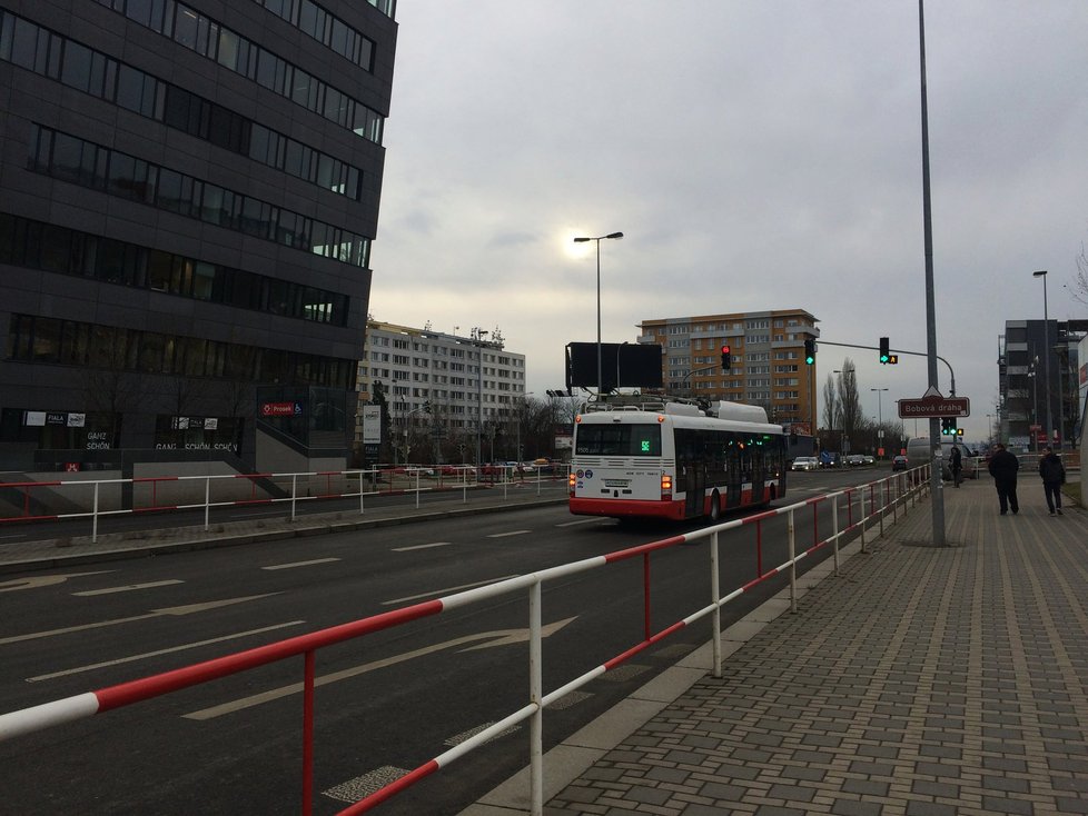 Nový elektrobus během běžného dopravního provozu.