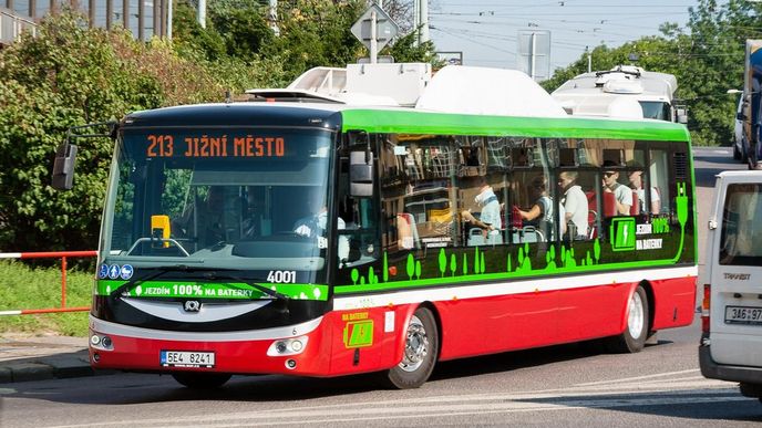 Elektrobus pražského dopravního podniku